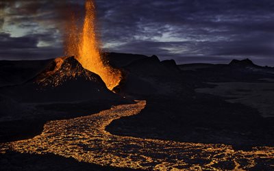 erup&#231;&#227;o vulc&#226;nica, fonte de lava, fonte de fogo, vulc&#227;o, lava, noite, p&#244;r do sol, lava quente